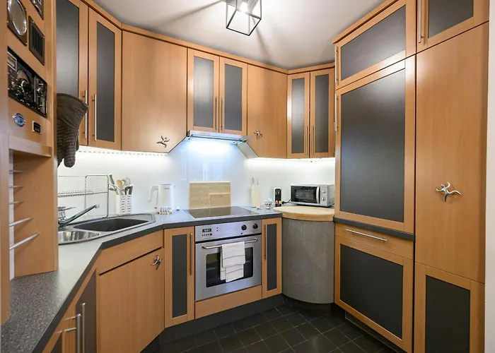 Mid-term 2 Bedroom In Pasettistrasse