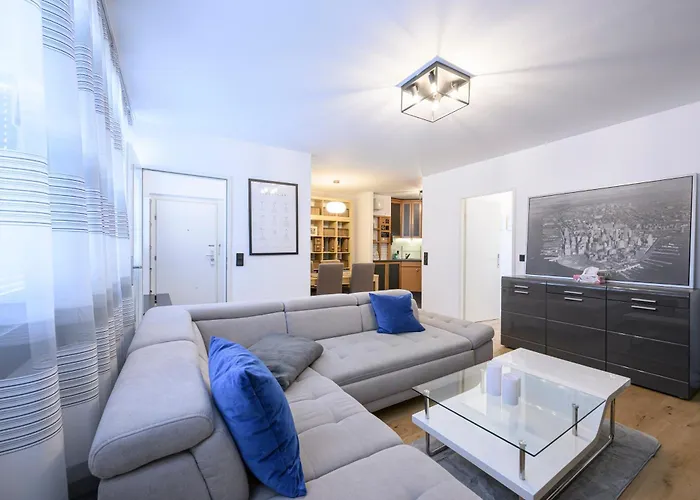 Mid-term 2 Bedroom In Pasettistrasse Διαμέρισμα *
