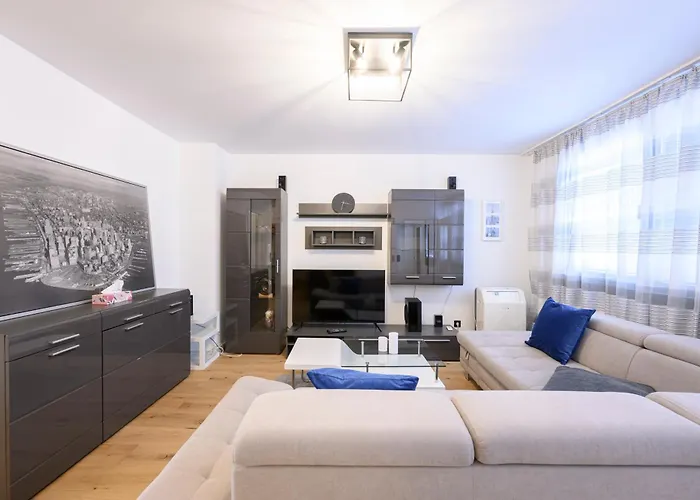 Mid-term 2 Bedroom In Pasettistrasse Διαμέρισμα *