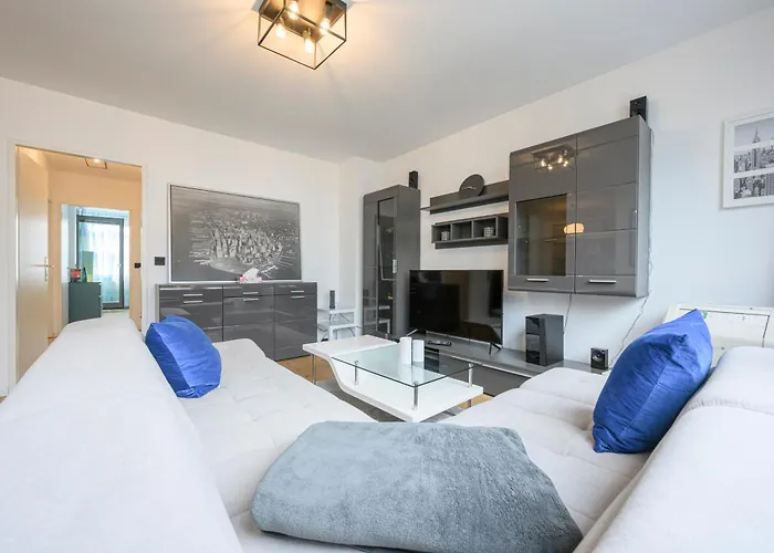 Mid-term 2 Bedroom In Pasettistrasse